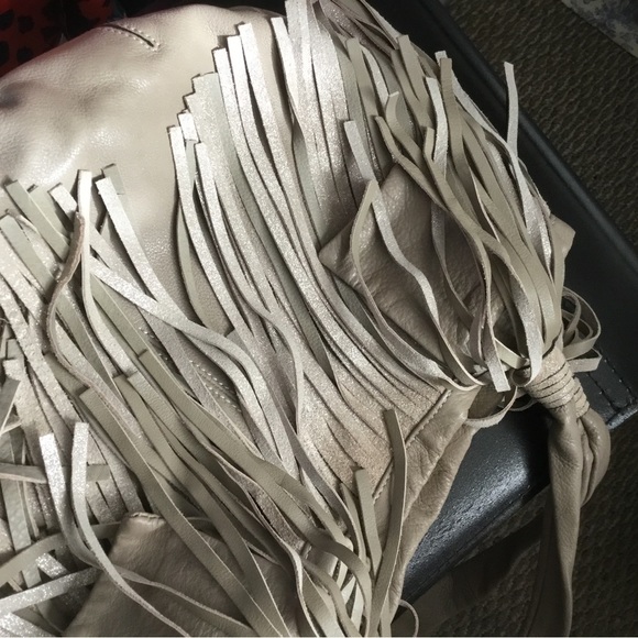 B Markowsky taupe fringed leather bag - Picture 5 of 9